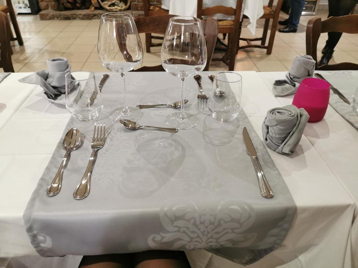 Auberge Du Riou Puget-Rostang Esterno foto
