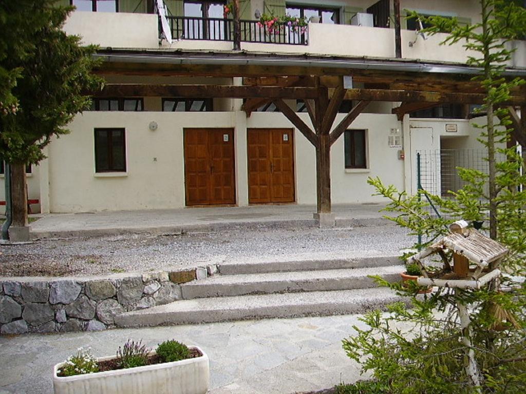 Auberge Du Riou Puget-Rostang Esterno foto