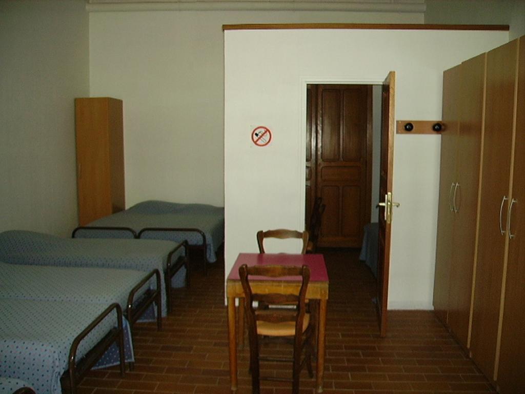 Auberge Du Riou Puget-Rostang Esterno foto