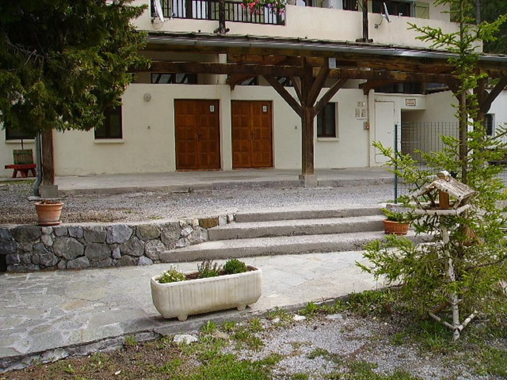 Auberge Du Riou Puget-Rostang Esterno foto