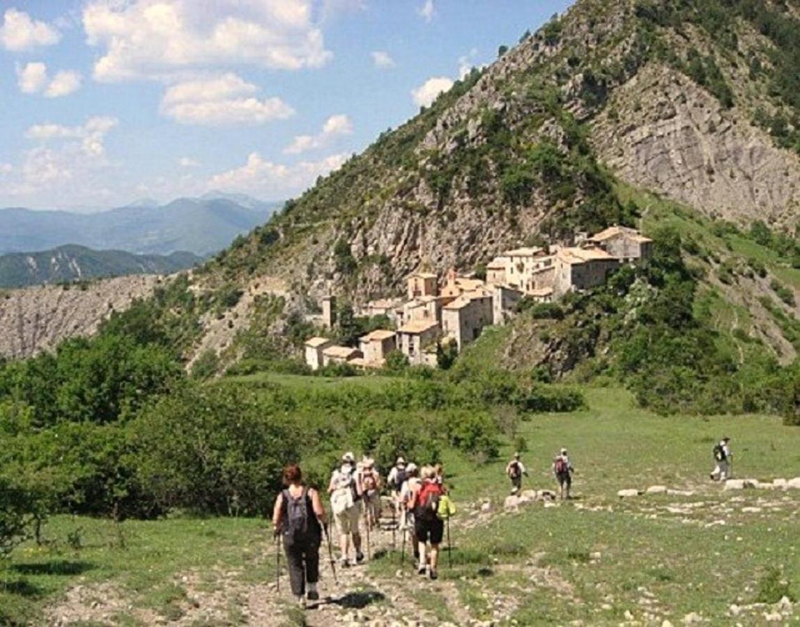 Auberge Du Riou Puget-Rostang Esterno foto
